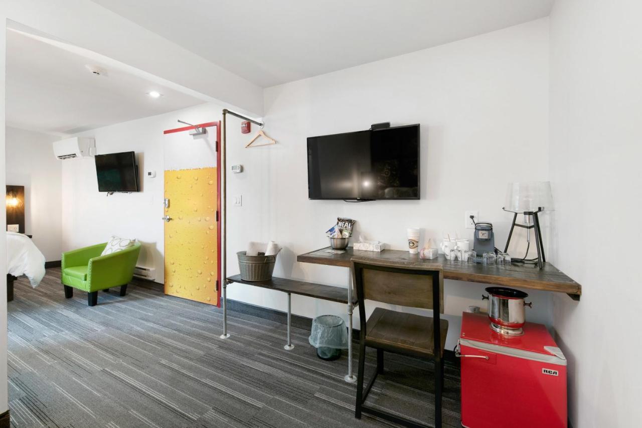 Heart & Hops Brewery Suites Kingsville Екстериор снимка