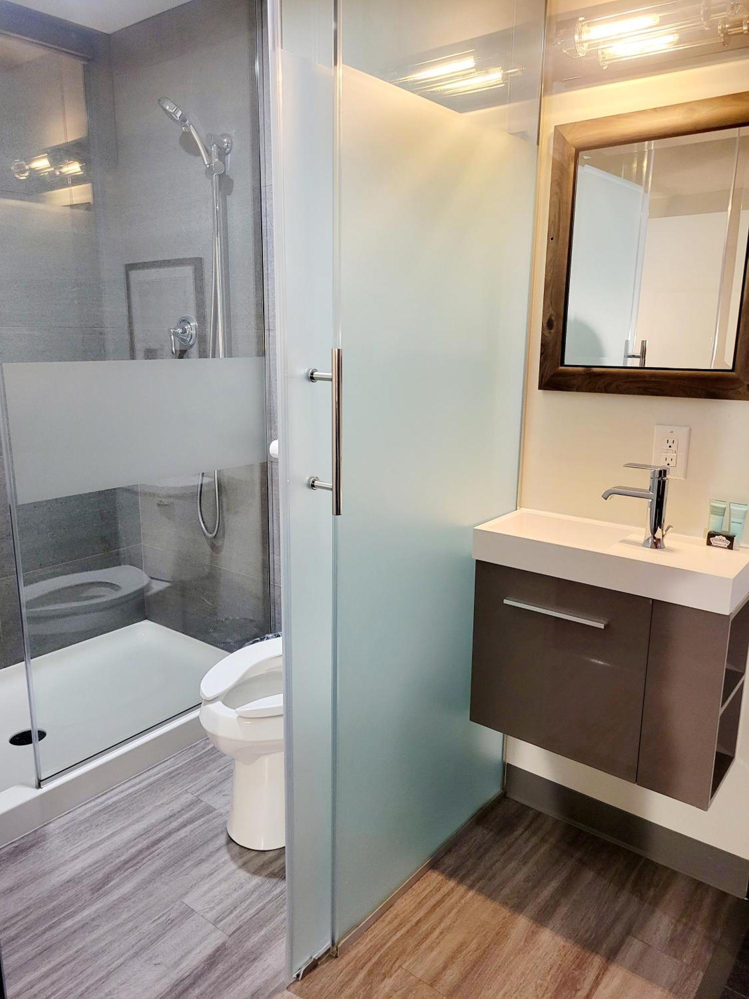 Heart & Hops Brewery Suites Kingsville Екстериор снимка