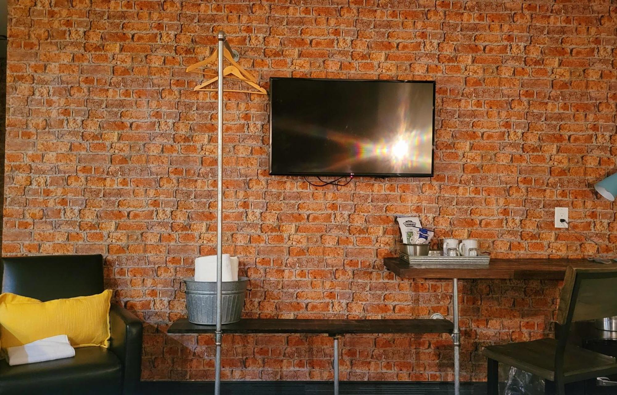 Heart & Hops Brewery Suites Kingsville Екстериор снимка