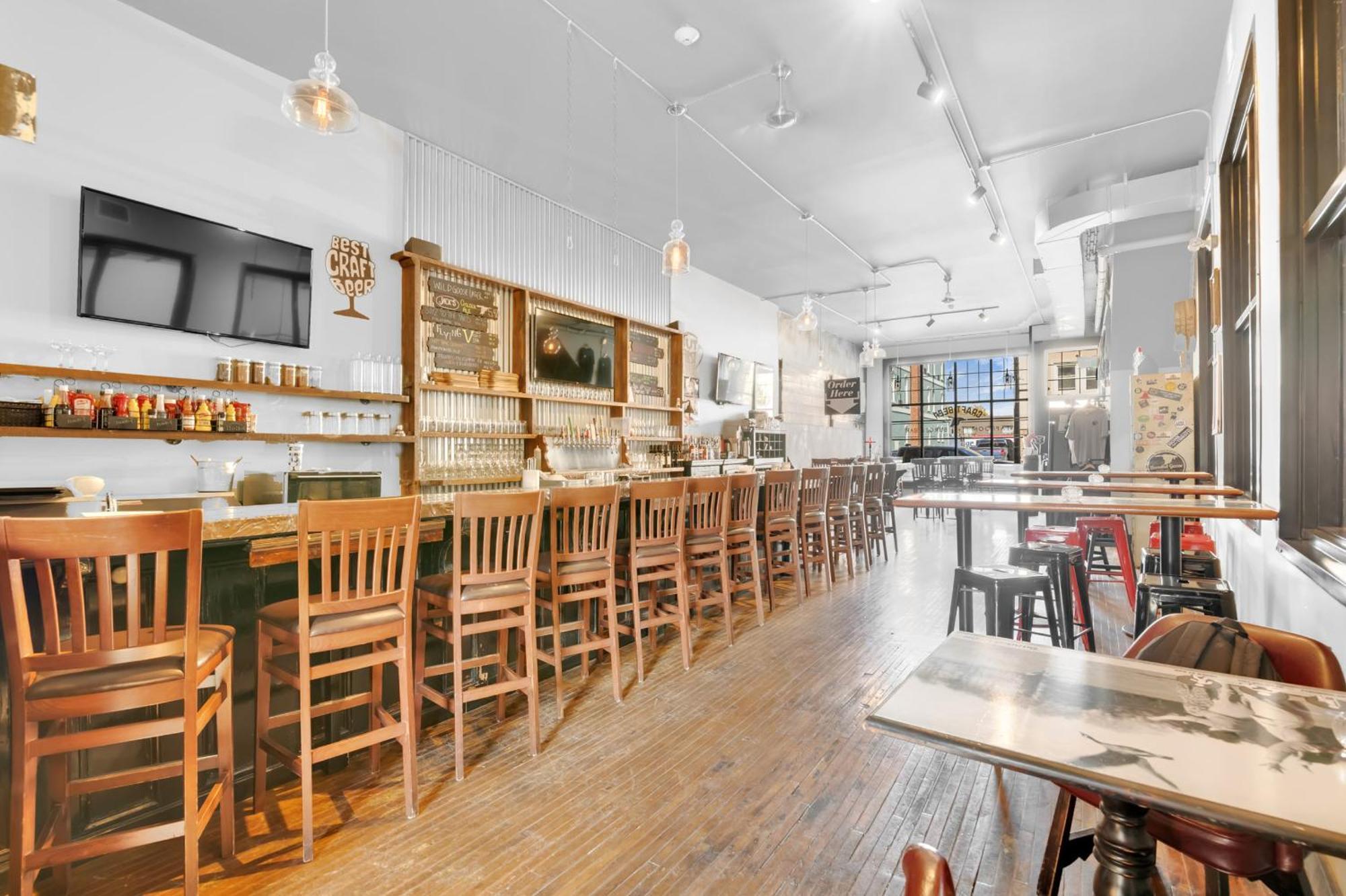 Heart & Hops Brewery Suites Kingsville Екстериор снимка