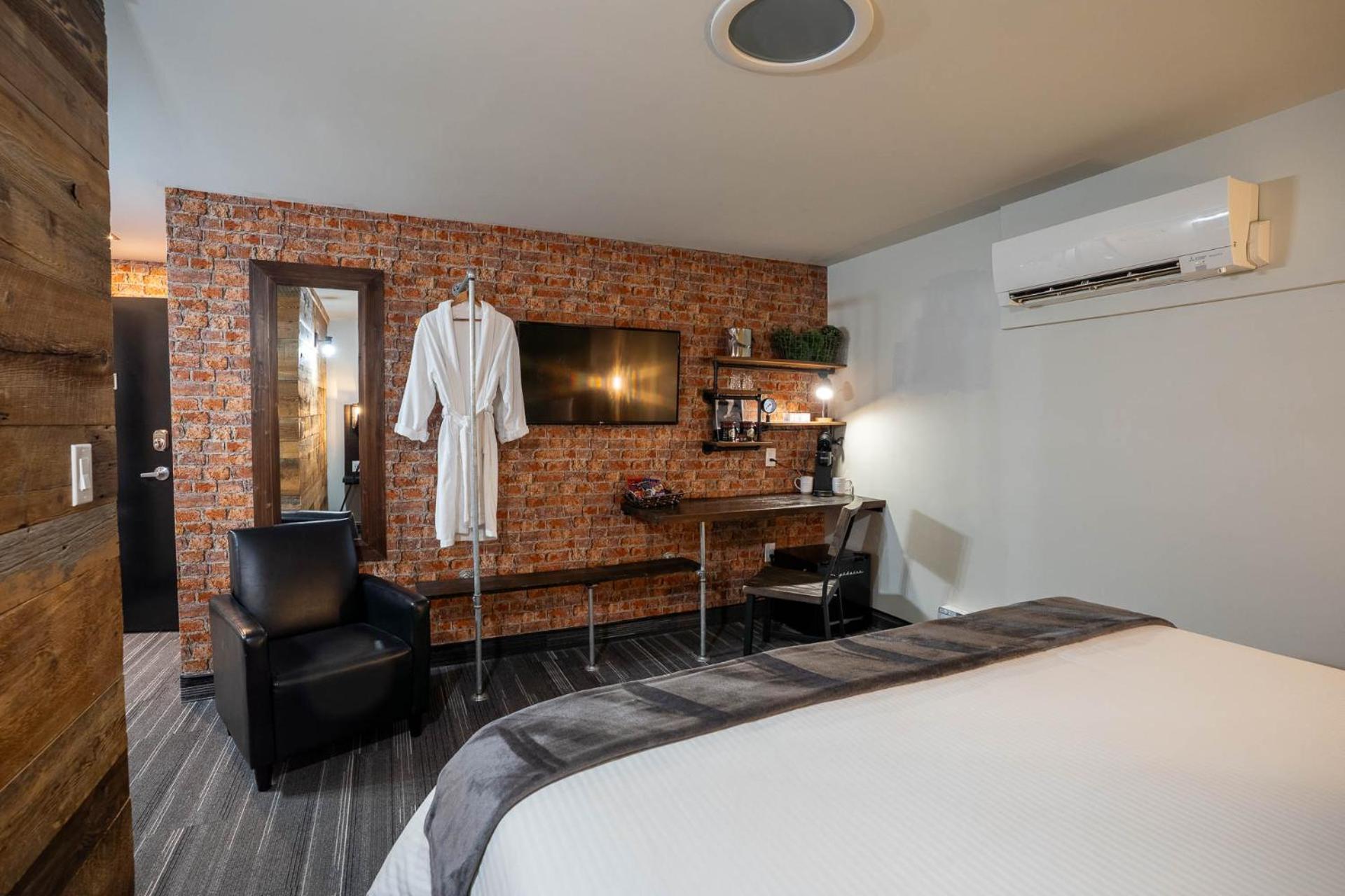 Heart & Hops Brewery Suites Kingsville Екстериор снимка