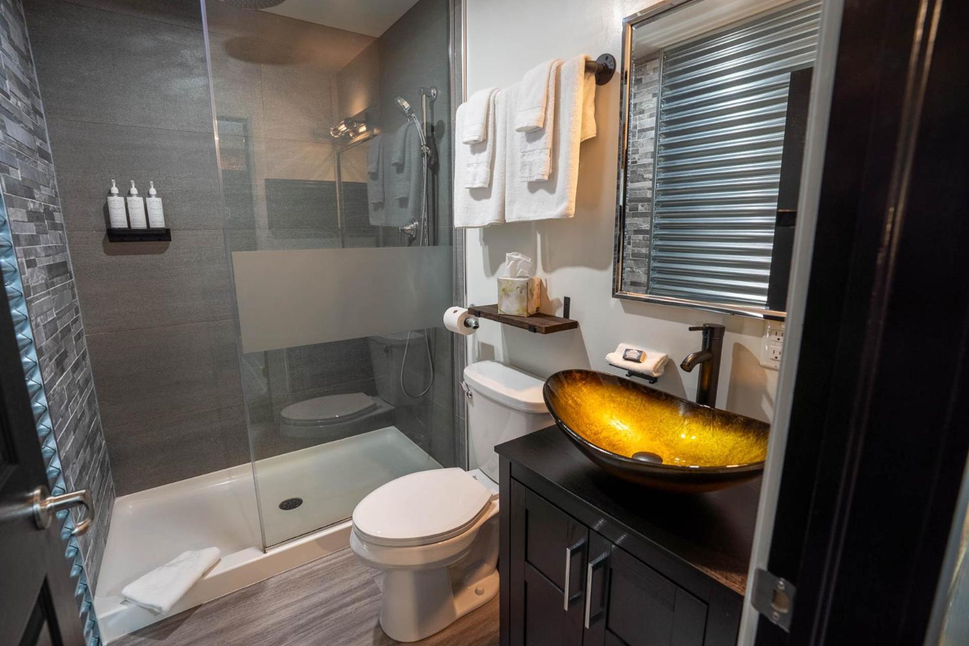 Heart & Hops Brewery Suites Kingsville Екстериор снимка