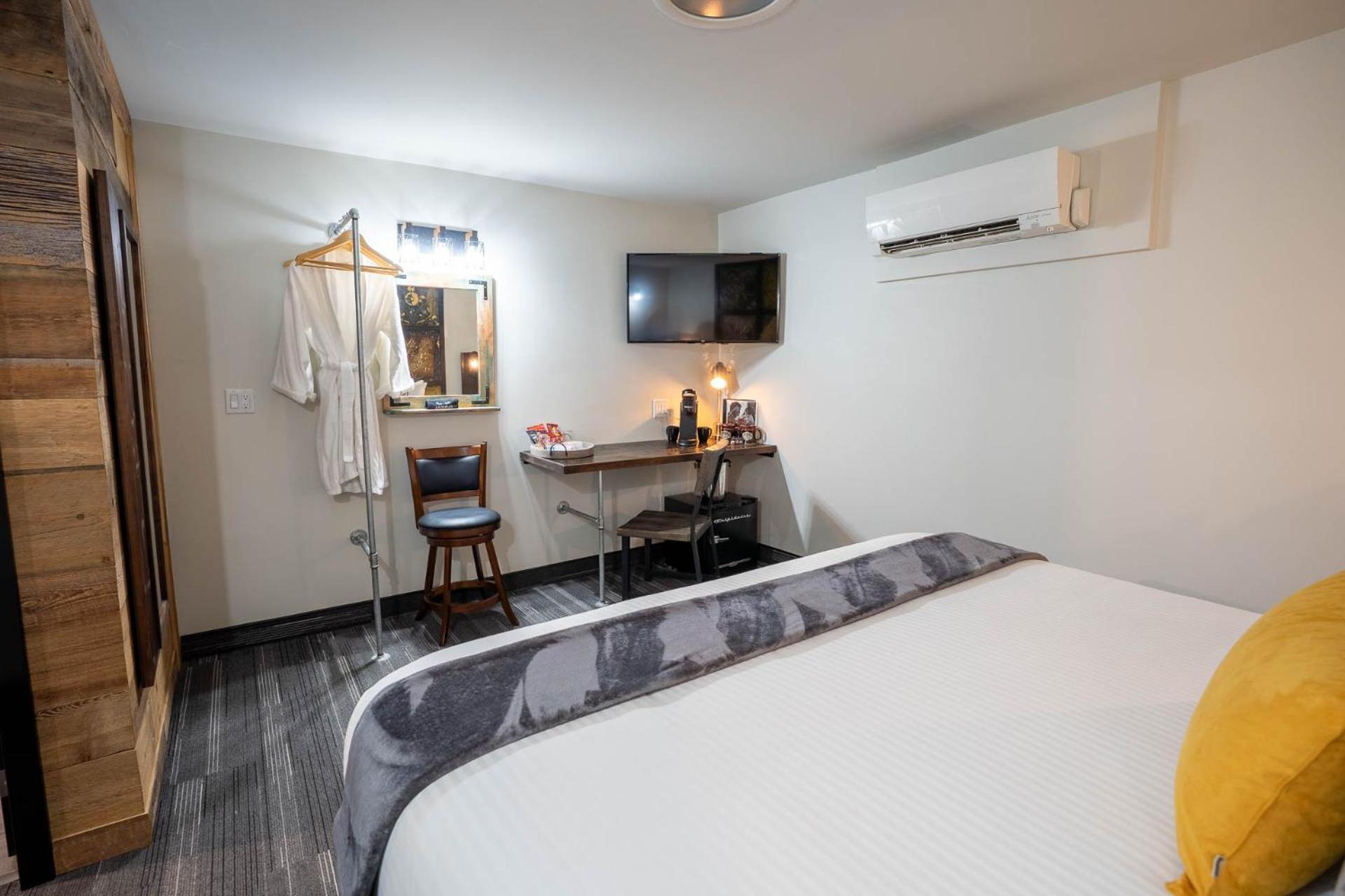 Heart & Hops Brewery Suites Kingsville Екстериор снимка